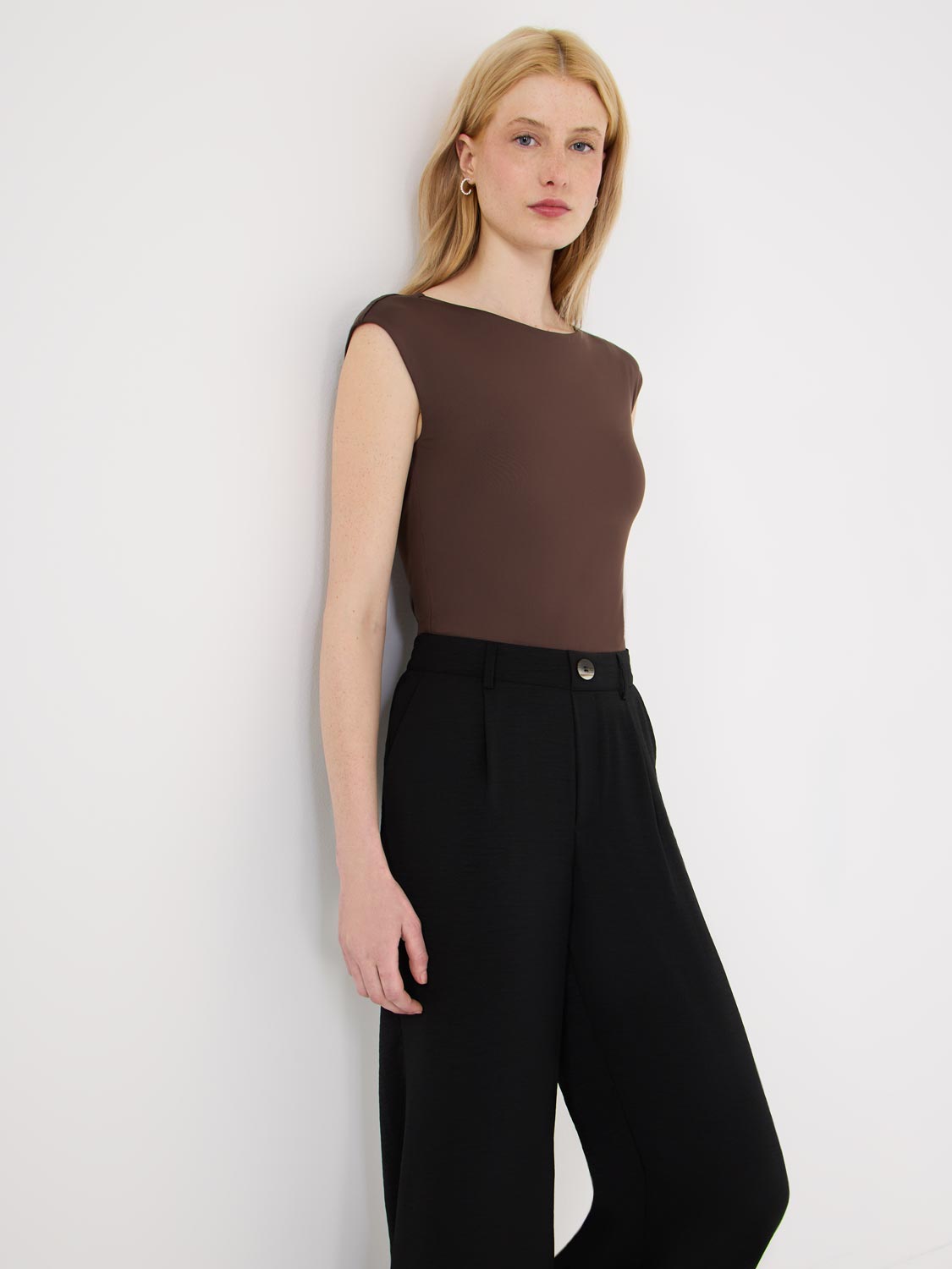 Double Layer Boat Neck Sleeveless Top