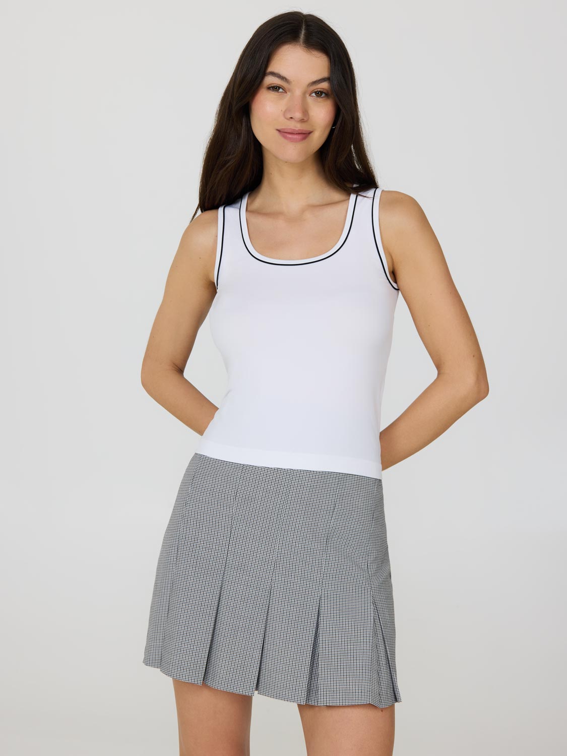 Contrast Trim Scoop Neck Tank Top